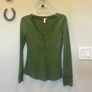 Pilcro army green waffle Henley size small NWOT